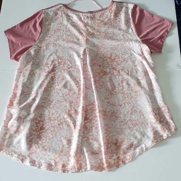 Cupio Mauve Pink Shirt Silky Back Floral Detail Top Size 1X. - Picture 6 of 13